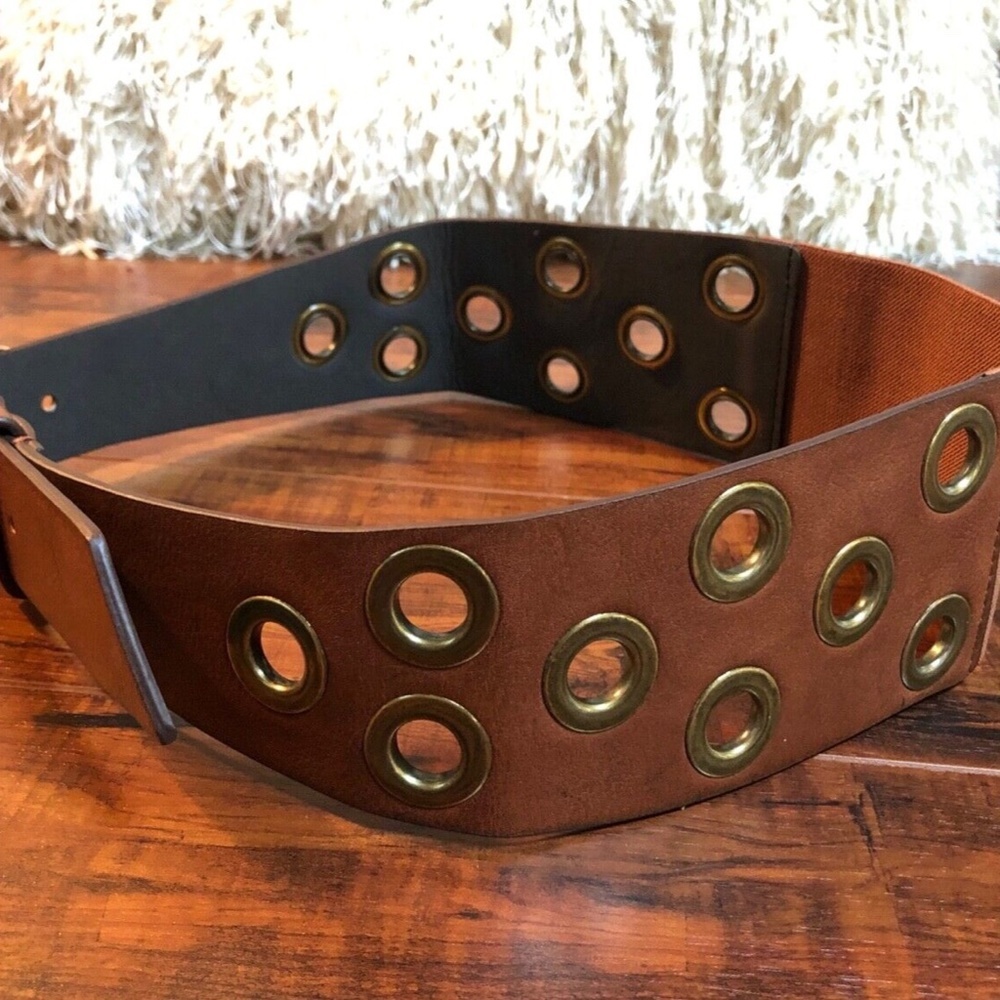 Cognac Brass Tone Grommet Boho Hippie CHIC Waist Buckle Belt sz S/M 28" - 32" - Picture 5 of 9